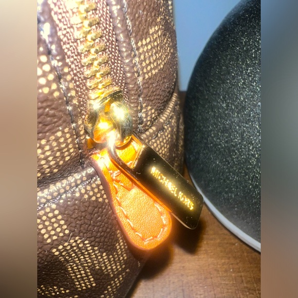 Michael Kors Jetset Large Satchel - Picture 7 of 13